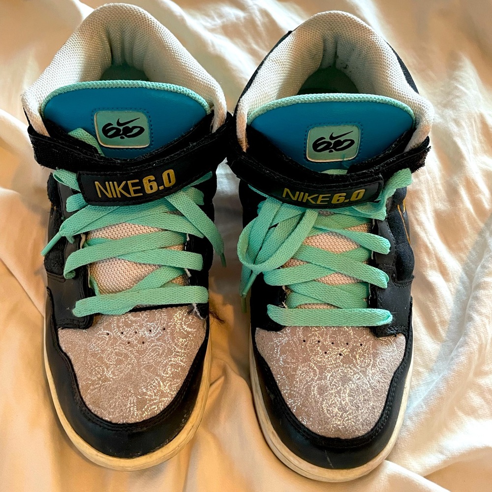 NIKE 6.0 high tops. Size 10 US. Skate or Die!